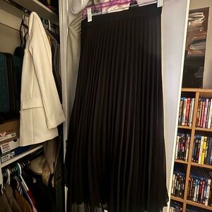 Elegant Black Pleated Skirt